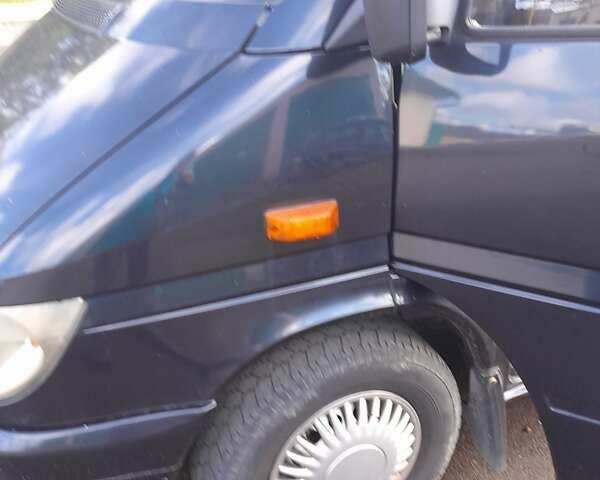 Черный Мерседес Sprinter, объемом двигателя 0 л и пробегом 946 тыс. км за 11700 $, фото 17 на Automoto.ua