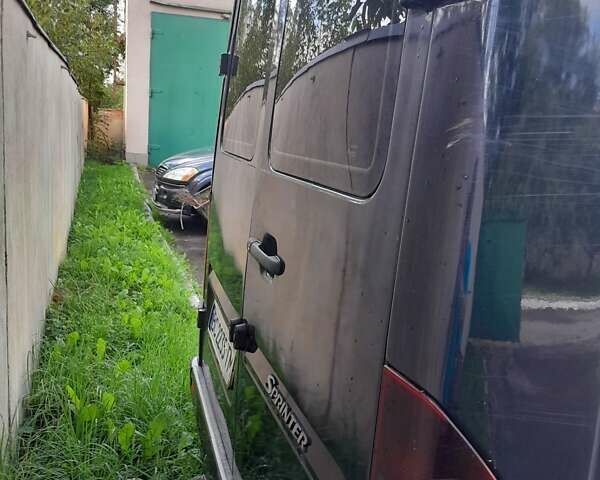 Черный Мерседес Sprinter, объемом двигателя 0 л и пробегом 946 тыс. км за 11700 $, фото 42 на Automoto.ua
