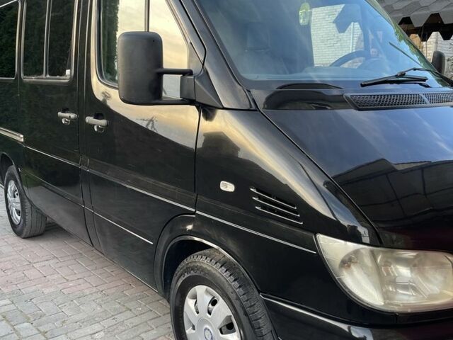 Черный Мерседес Sprinter, объемом двигателя 2.1 л и пробегом 519 тыс. км за 5000 $, фото 1 на Automoto.ua