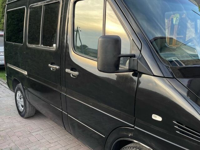 Черный Мерседес Sprinter, объемом двигателя 2.1 л и пробегом 519 тыс. км за 5000 $, фото 2 на Automoto.ua