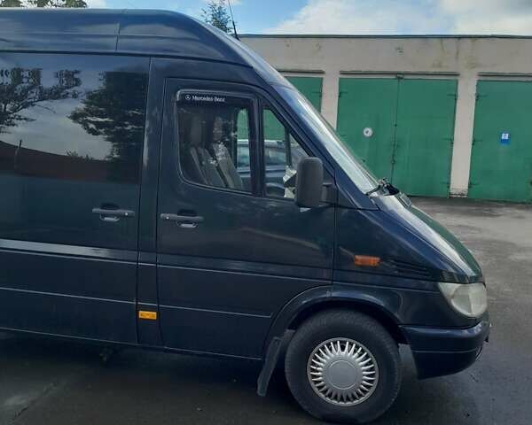 Черный Мерседес Sprinter, объемом двигателя 0 л и пробегом 946 тыс. км за 11700 $, фото 12 на Automoto.ua