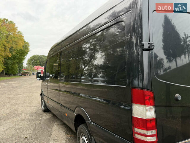 Черный Мерседес Sprinter, объемом двигателя 2.15 л и пробегом 656 тыс. км за 15000 $, фото 2 на Automoto.ua