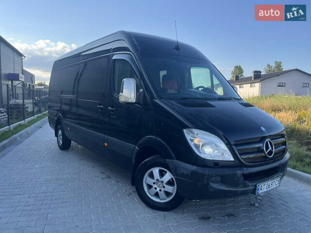 Черный Мерседес Sprinter, объемом двигателя 2.99 л и пробегом 700 тыс. км за 19800 $, фото 2 на Automoto.ua