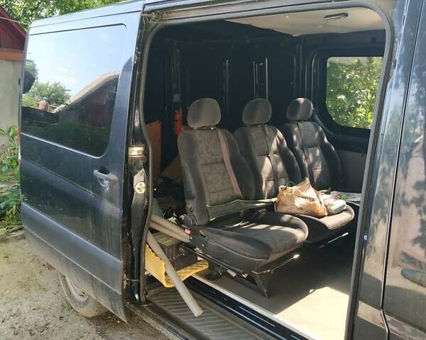 Черный Мерседес Sprinter, объемом двигателя 0 л и пробегом 300 тыс. км за 13000 $, фото 2 на Automoto.ua