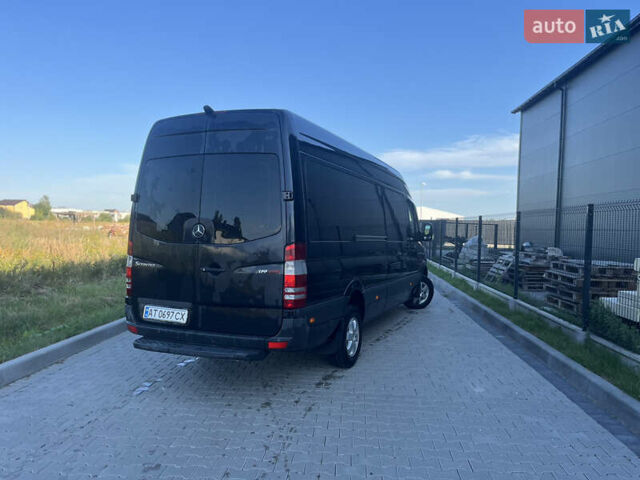Черный Мерседес Sprinter, объемом двигателя 2.99 л и пробегом 700 тыс. км за 19800 $, фото 7 на Automoto.ua