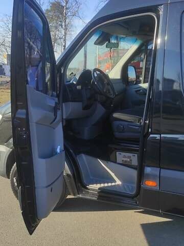 Черный Мерседес Sprinter, объемом двигателя 2.1 л и пробегом 440 тыс. км за 17000 $, фото 12 на Automoto.ua