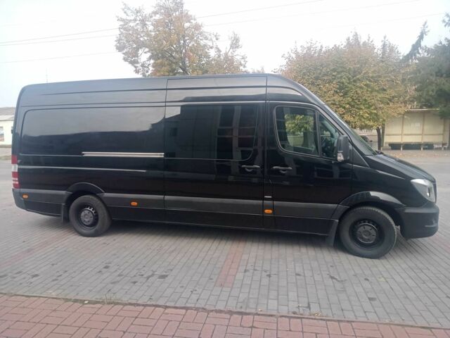Черный Мерседес Sprinter, объемом двигателя 2.1 л и пробегом 720 тыс. км за 22712 $, фото 5 на Automoto.ua