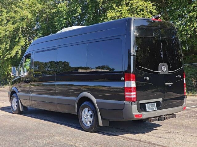 Черный Мерседес Sprinter, объемом двигателя 2.1 л и пробегом 79 тыс. км за 11000 $, фото 6 на Automoto.ua