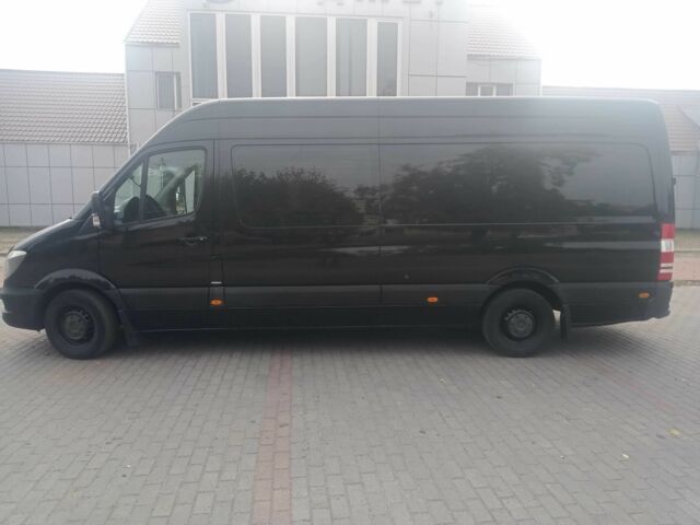 Черный Мерседес Sprinter, объемом двигателя 2.1 л и пробегом 720 тыс. км за 22712 $, фото 7 на Automoto.ua