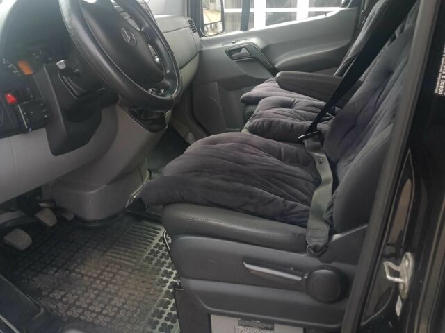 Черный Мерседес Sprinter, объемом двигателя 2.1 л и пробегом 720 тыс. км за 22712 $, фото 3 на Automoto.ua