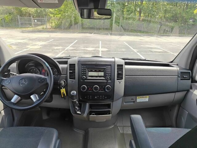 Черный Мерседес Sprinter, объемом двигателя 2.1 л и пробегом 79 тыс. км за 11000 $, фото 9 на Automoto.ua