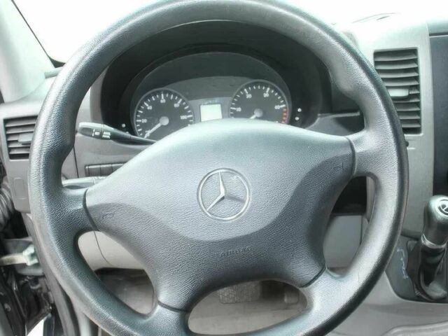 Черный Мерседес Sprinter, объемом двигателя 2 л и пробегом 120 тыс. км за 9000 $, фото 8 на Automoto.ua