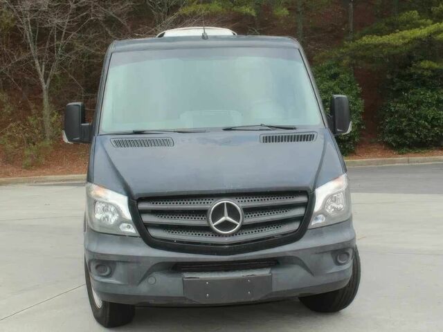 Черный Мерседес Sprinter, объемом двигателя 2 л и пробегом 120 тыс. км за 9000 $, фото 1 на Automoto.ua
