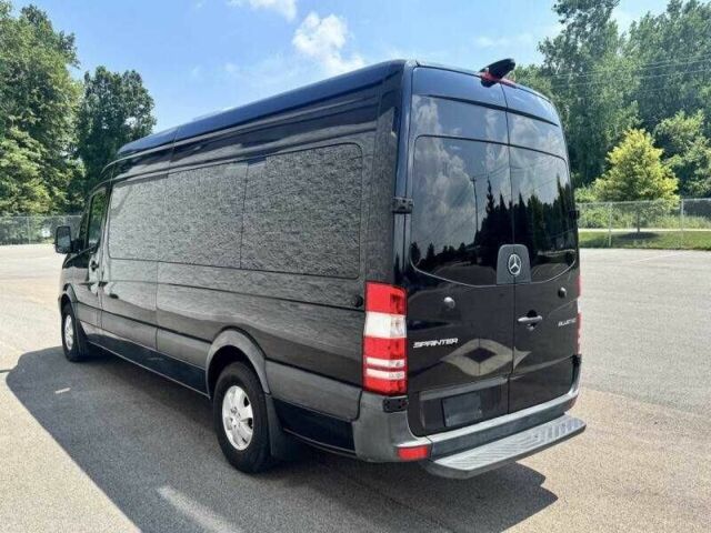 Черный Мерседес Sprinter, объемом двигателя 2.1 л и пробегом 121 тыс. км за 10500 $, фото 5 на Automoto.ua