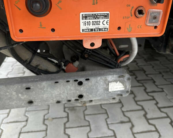 Черный Мерседес Sprinter, объемом двигателя 0 л и пробегом 287 тыс. км за 23500 $, фото 20 на Automoto.ua