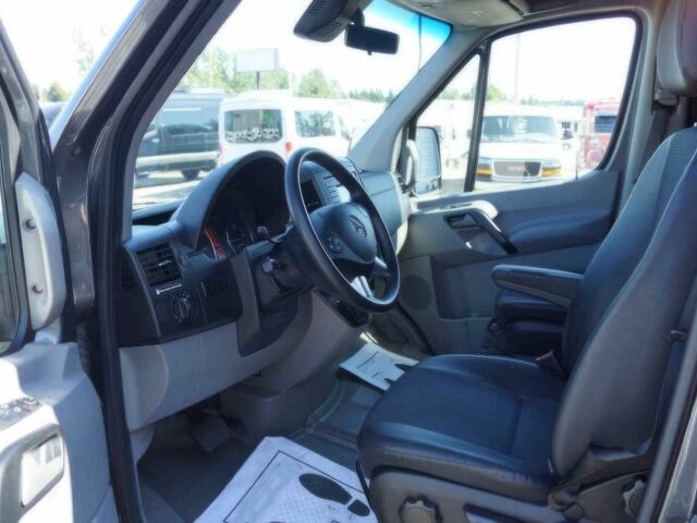Черный Мерседес Sprinter, объемом двигателя 3 л и пробегом 79 тыс. км за 10000 $, фото 10 на Automoto.ua