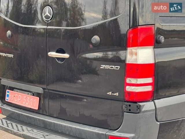 Черный Мерседес Sprinter, объемом двигателя 30 л и пробегом 194 тыс. км за 37300 $, фото 7 на Automoto.ua