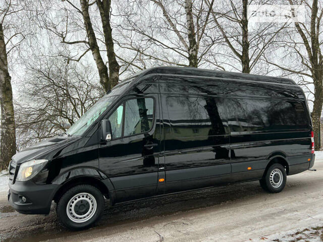 Черный Мерседес Sprinter, объемом двигателя 0 л и пробегом 294 тыс. км за 32000 $, фото 51 на Automoto.ua