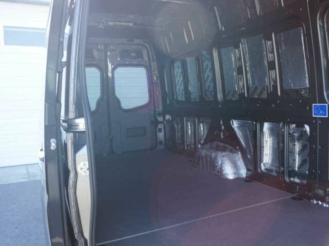 Черный Мерседес Sprinter, объемом двигателя 3 л и пробегом 79 тыс. км за 10000 $, фото 7 на Automoto.ua