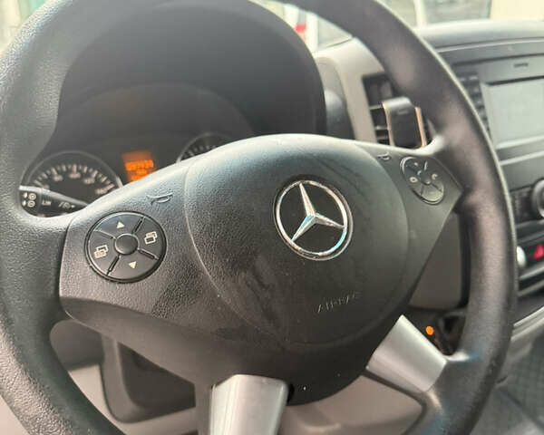 Черный Мерседес Sprinter, объемом двигателя 0 л и пробегом 287 тыс. км за 23500 $, фото 17 на Automoto.ua