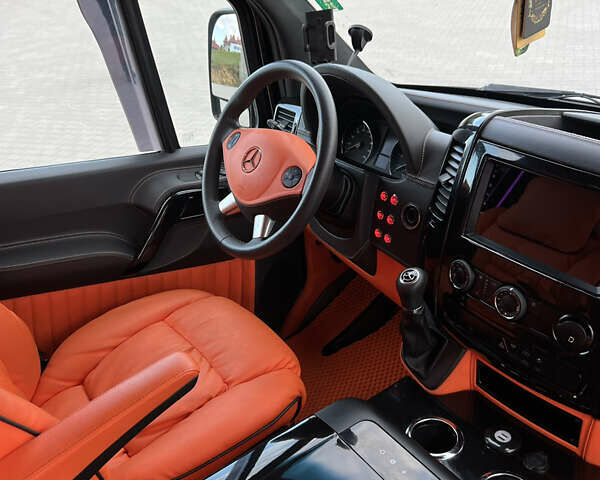 Чорний Мерседес Sprinter, об'ємом двигуна 2.99 л та пробігом 465 тис. км за 58950 $, фото 7 на Automoto.ua