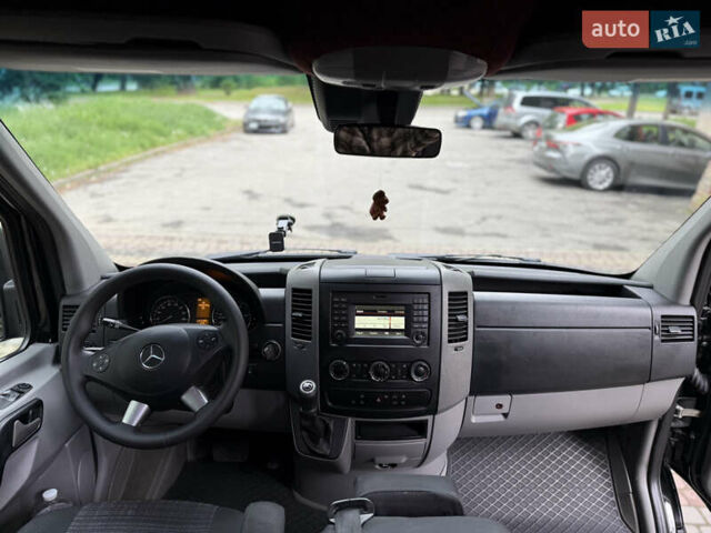 Черный Мерседес Sprinter, объемом двигателя 3 л и пробегом 370 тыс. км за 41871 $, фото 31 на Automoto.ua