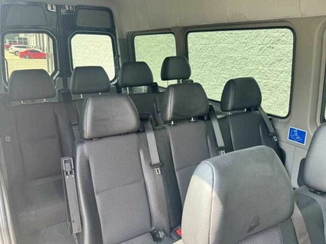 Черный Мерседес Sprinter, объемом двигателя 2.1 л и пробегом 121 тыс. км за 10500 $, фото 7 на Automoto.ua