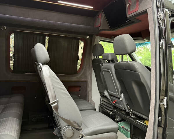 Черный Мерседес Sprinter, объемом двигателя 3 л и пробегом 370 тыс. км за 41871 $, фото 39 на Automoto.ua