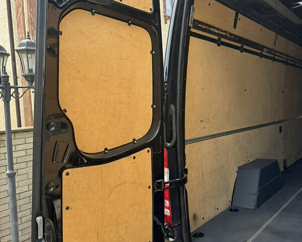 Черный Мерседес Sprinter, объемом двигателя 2.2 л и пробегом 292 тыс. км за 23900 $, фото 50 на Automoto.ua