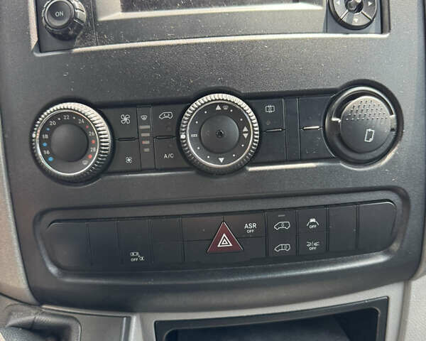Черный Мерседес Sprinter, объемом двигателя 2.2 л и пробегом 292 тыс. км за 23900 $, фото 34 на Automoto.ua