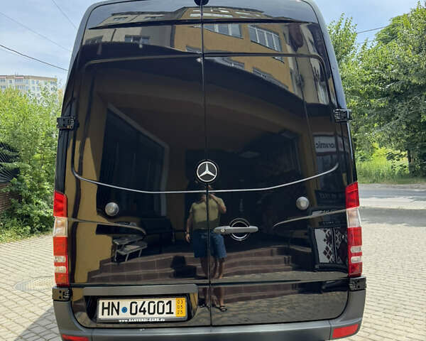 Черный Мерседес Sprinter, объемом двигателя 2.2 л и пробегом 292 тыс. км за 23900 $, фото 10 на Automoto.ua