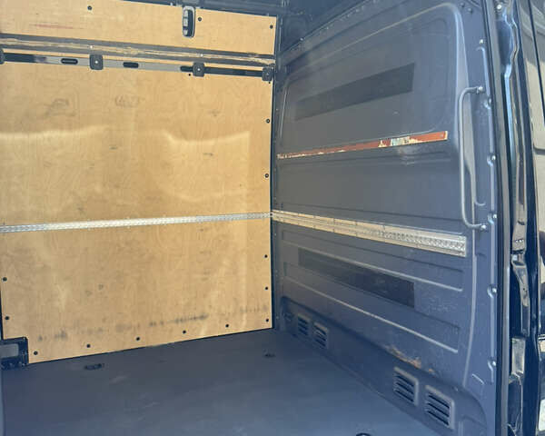 Черный Мерседес Sprinter, объемом двигателя 2.2 л и пробегом 292 тыс. км за 23900 $, фото 45 на Automoto.ua