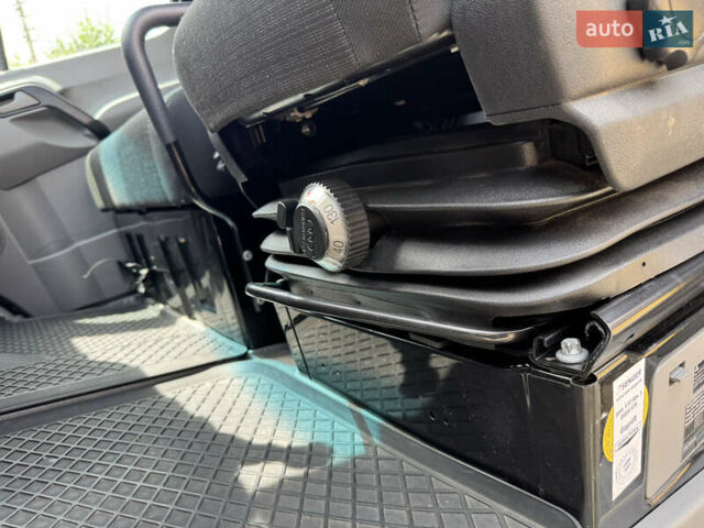 Черный Мерседес Sprinter, объемом двигателя 2.2 л и пробегом 292 тыс. км за 23900 $, фото 28 на Automoto.ua