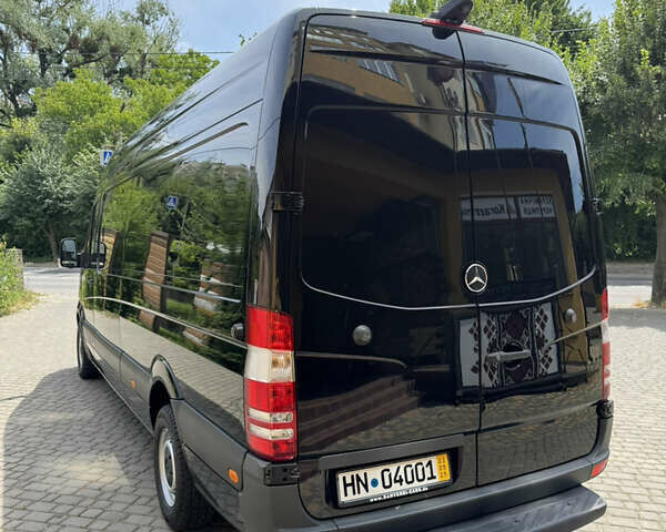 Черный Мерседес Sprinter, объемом двигателя 2.2 л и пробегом 292 тыс. км за 23900 $, фото 13 на Automoto.ua