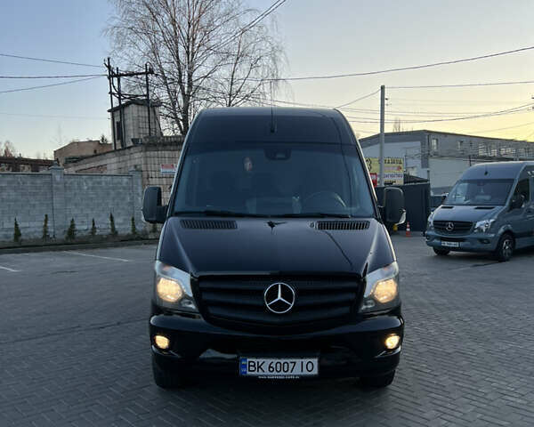 Черный Мерседес Sprinter, объемом двигателя 2.14 л и пробегом 315 тыс. км за 23900 $, фото 7 на Automoto.ua