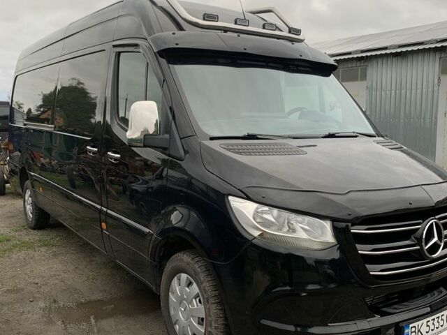 Черный Мерседес Sprinter, объемом двигателя 2.1 л и пробегом 322 тыс. км за 29500 $, фото 1 на Automoto.ua