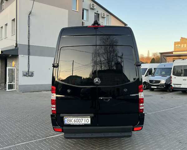 Черный Мерседес Sprinter, объемом двигателя 2.14 л и пробегом 315 тыс. км за 23900 $, фото 5 на Automoto.ua