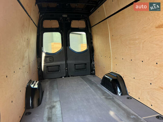 Чорний Мерседес Sprinter, об'ємом двигуна 0 л та пробігом 370 тис. км за 25800 $, фото 15 на Automoto.ua