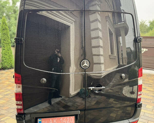 Черный Мерседес Sprinter, объемом двигателя 2.2 л и пробегом 337 тыс. км за 24900 $, фото 24 на Automoto.ua