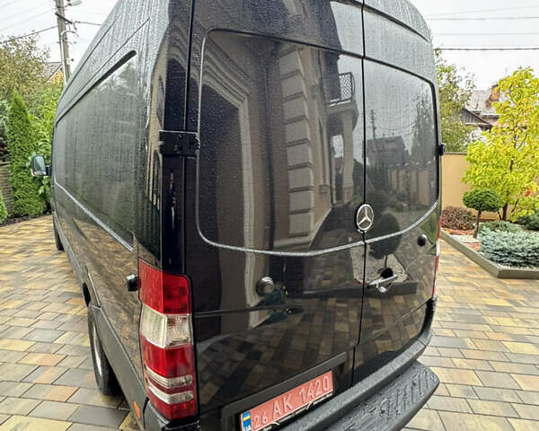 Черный Мерседес Sprinter, объемом двигателя 2.2 л и пробегом 337 тыс. км за 24900 $, фото 25 на Automoto.ua