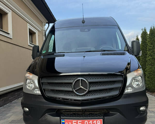 Черный Мерседес Sprinter, объемом двигателя 2.2 л и пробегом 284 тыс. км за 23900 $, фото 4 на Automoto.ua