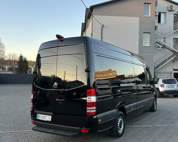 Черный Мерседес Sprinter, объемом двигателя 2.14 л и пробегом 315 тыс. км за 23900 $, фото 4 на Automoto.ua