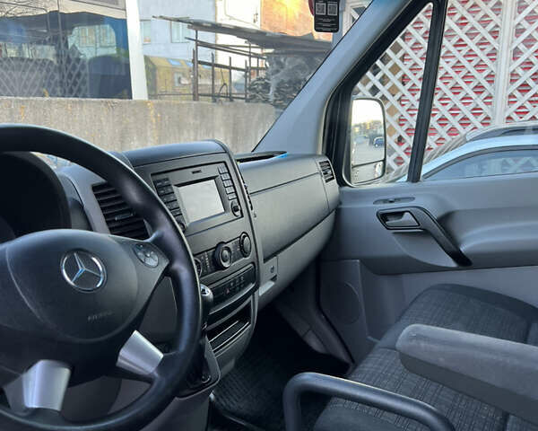 Черный Мерседес Sprinter, объемом двигателя 2.14 л и пробегом 315 тыс. км за 23900 $, фото 10 на Automoto.ua
