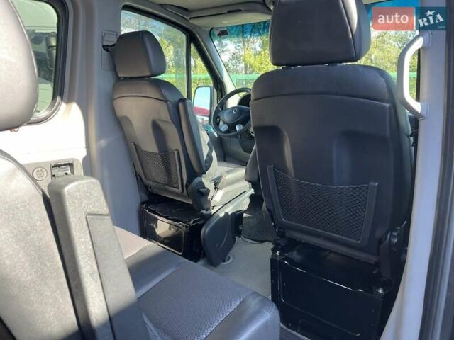 Черный Мерседес Sprinter, объемом двигателя 3 л и пробегом 350 тыс. км за 39900 $, фото 10 на Automoto.ua