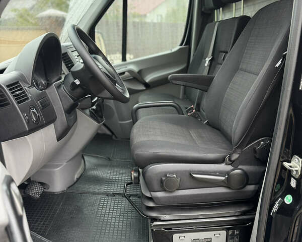 Черный Мерседес Sprinter, объемом двигателя 2.2 л и пробегом 337 тыс. км за 24900 $, фото 37 на Automoto.ua