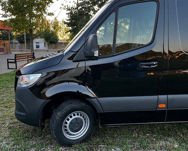 Черный Мерседес Sprinter, объемом двигателя 2.2 л и пробегом 208 тыс. км за 25000 $, фото 10 на Automoto.ua