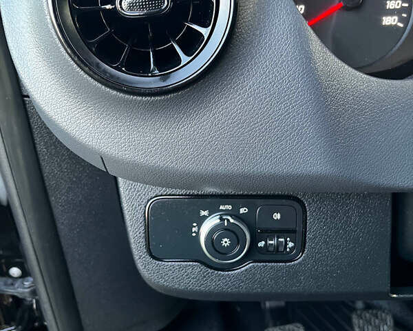Черный Мерседес Sprinter, объемом двигателя 2.2 л и пробегом 208 тыс. км за 25000 $, фото 26 на Automoto.ua
