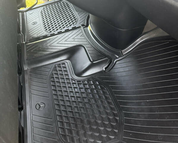 Черный Мерседес Sprinter, объемом двигателя 0 л и пробегом 247 тыс. км за 24200 $, фото 19 на Automoto.ua