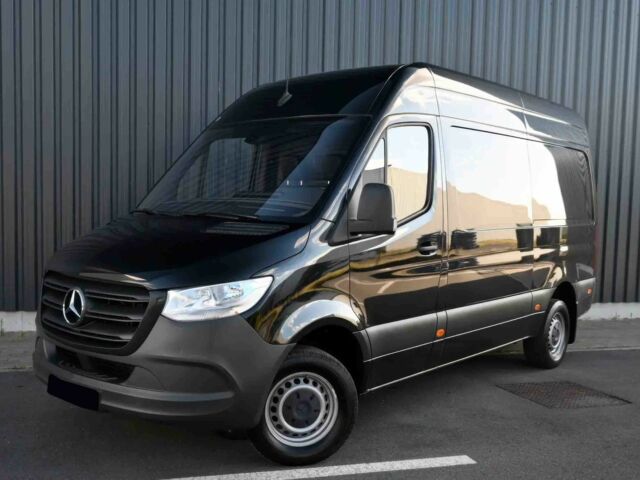 Черный Мерседес Sprinter, объемом двигателя 3 л и пробегом 33 тыс. км за 11000 $, фото 2 на Automoto.ua