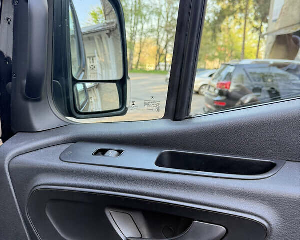 Чорний Мерседес Sprinter, об'ємом двигуна 3 л та пробігом 255 тис. км за 55018 $, фото 20 на Automoto.ua